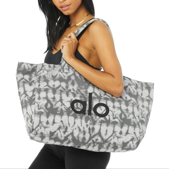 ALO Yoga Handbags - Alo Yoga Grey Tie Dye Shopper Tote